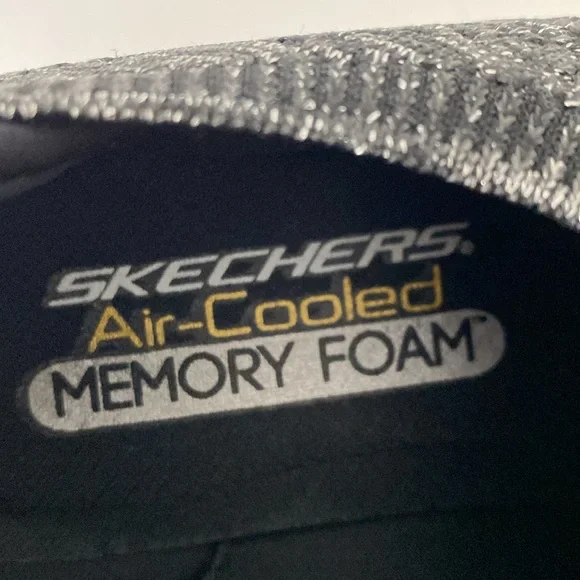 Skechers memory  foam slip on women’s sneakers 8.5 - Picture 4 of 6